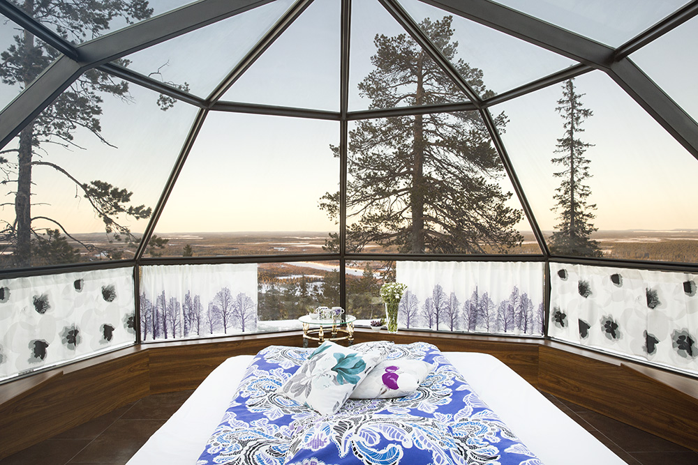 Vallila_AW15_Aleksanteri_bedset_Lehmus_Venny_valance_Magnolia_Rosanna_cushion_photographerHennaSoronen_001