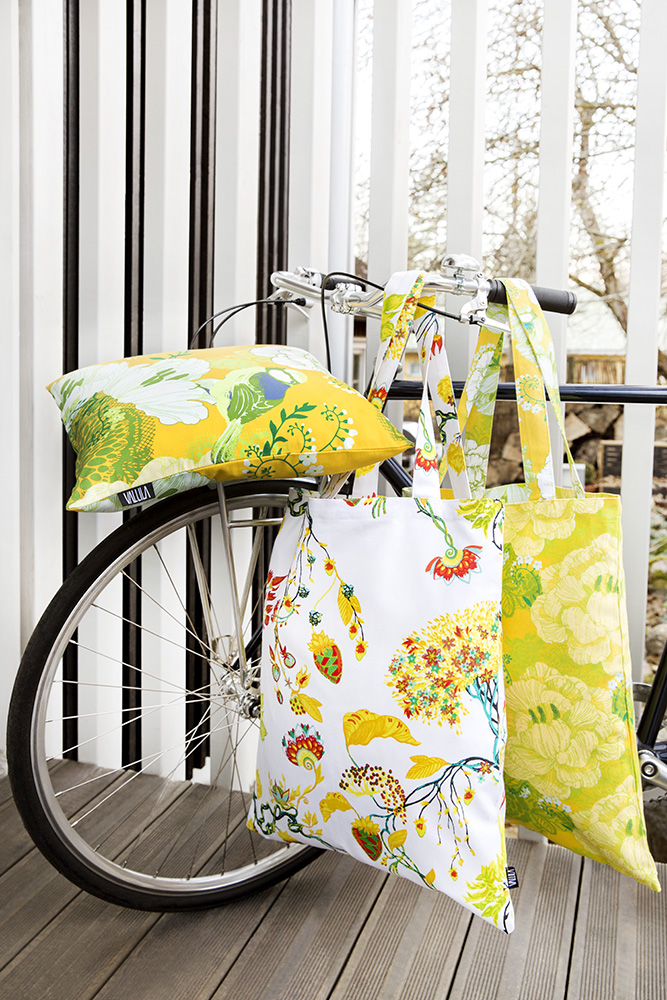 Vallila_SS16_Bonsai_Sinilintu_canvas_bag_Sinilintu_cushion_photographerHennaSoronen